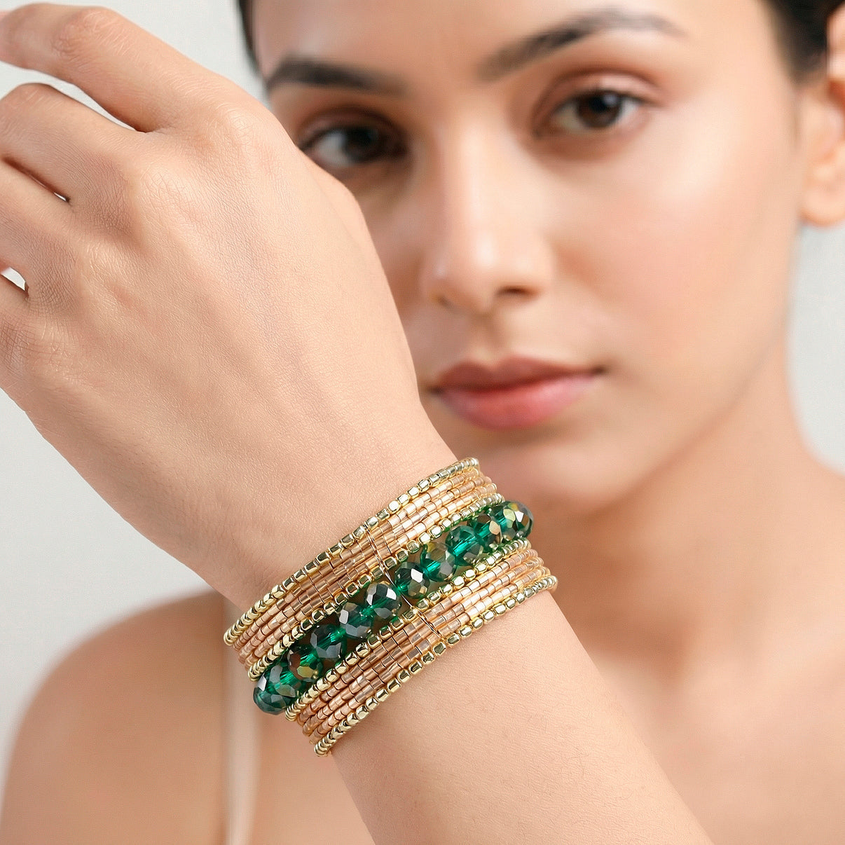 BANGLE & BRACELET